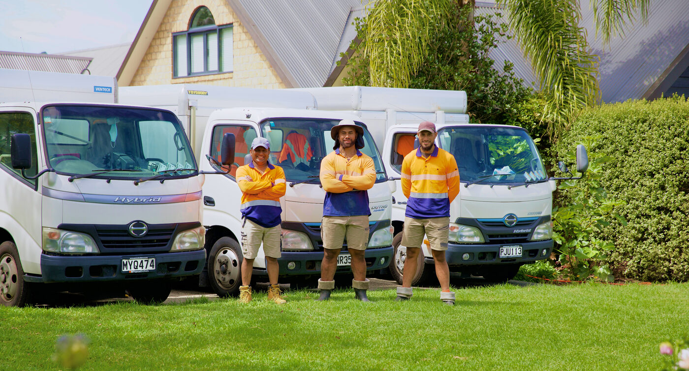 The HWNZ team and vehicles